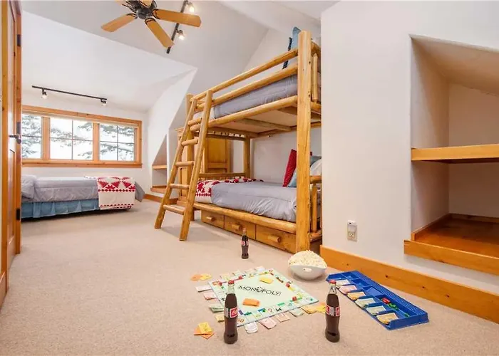 Rmr: Cottagewood House In Holiday home