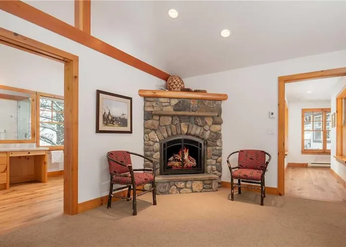 Rmr: Cottagewood House In *