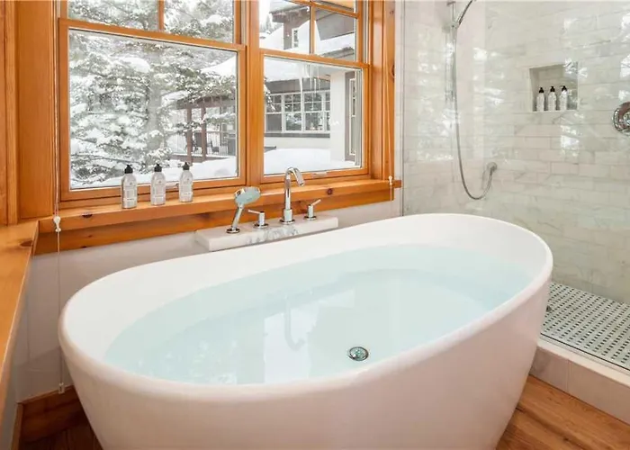 Rmr: Cottagewood House In *