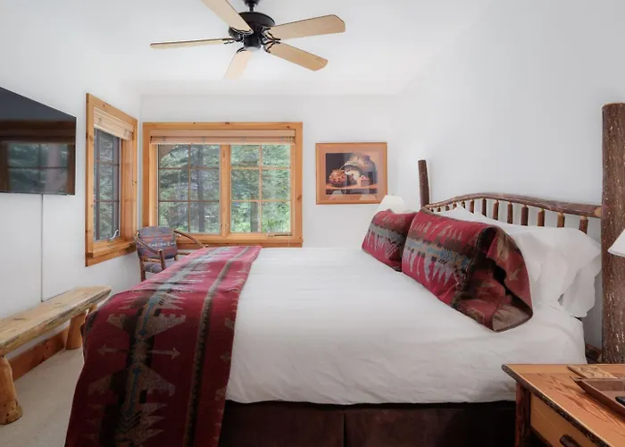 Rmr: Cottagewood House In *